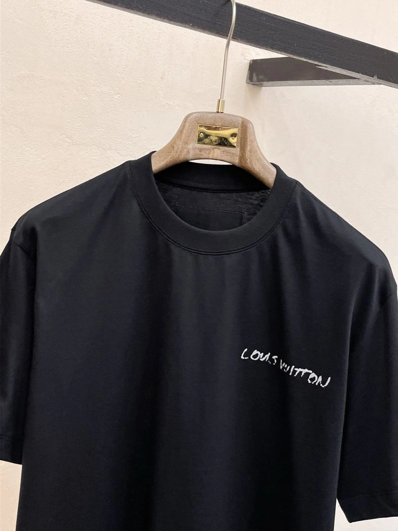 Louis Vuitton T-Shirts Sustainable 132322