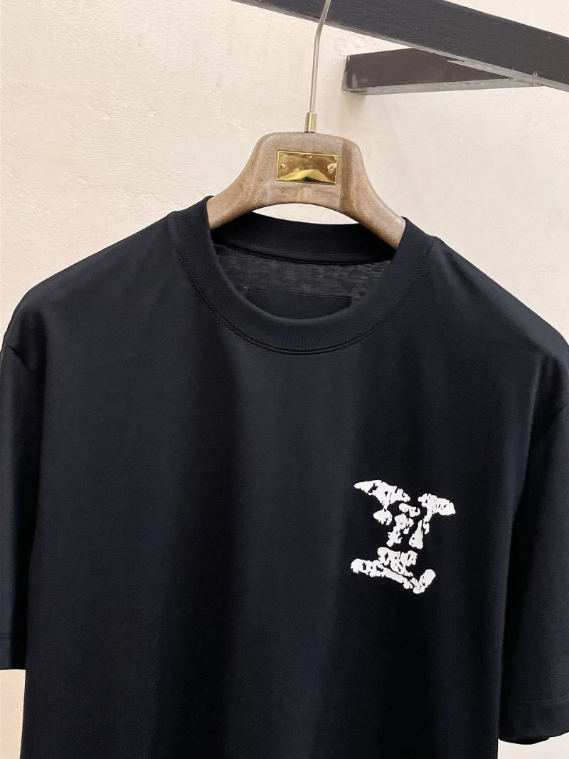 Fashionable Louis Vuitton T-Shirts 132320