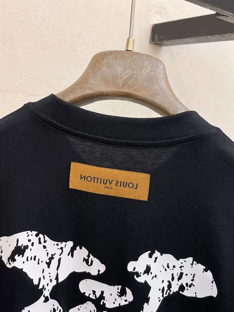 Fashionable Louis Vuitton T-Shirts 132320