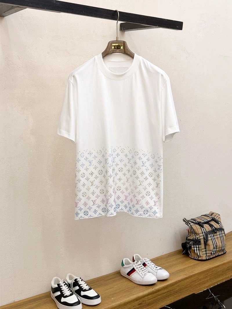 WaterResistant Louis Vuitton T-Shirts 132319