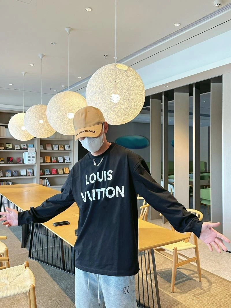 Louis Vuitton T-Shirts TimelessDesign 132312
