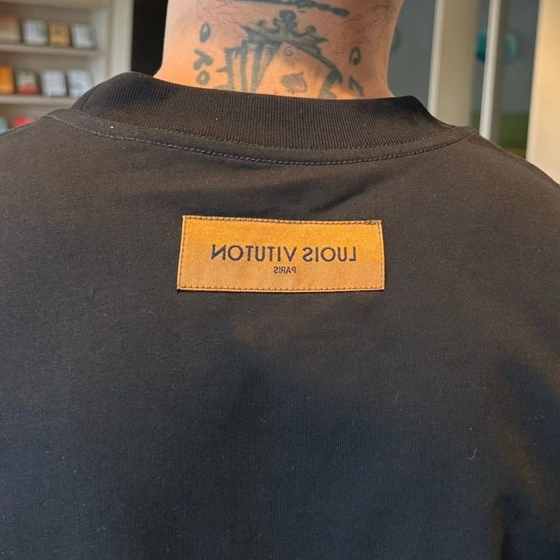 Louis Vuitton T-Shirts TimelessDesign 132312