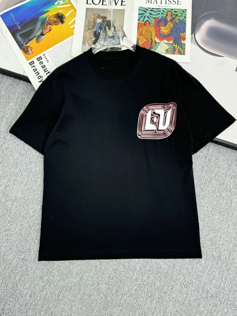 Louis Vuitton T-Shirts Resilient 132309