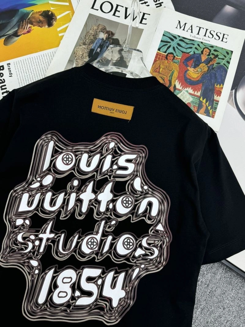 Louis Vuitton T-Shirts Resilient 132309