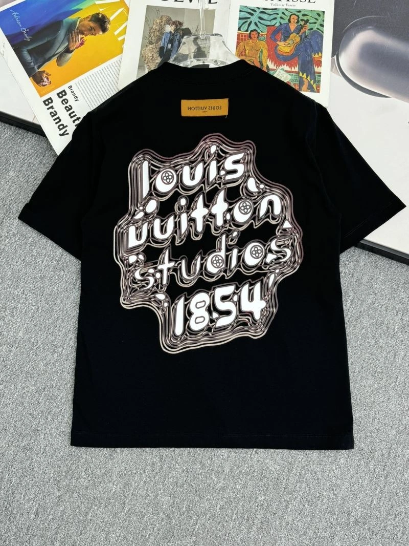 Louis Vuitton T-Shirts Resilient 132309