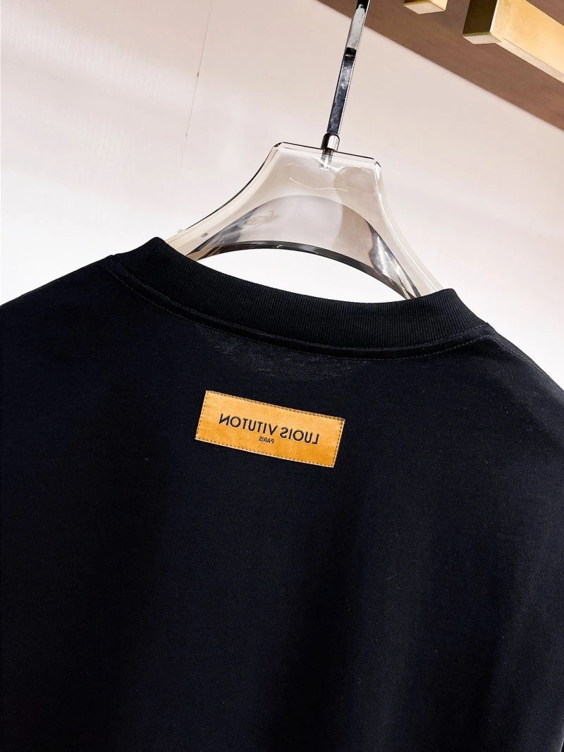 Louis Vuitton T-Shirts Breathable 132300