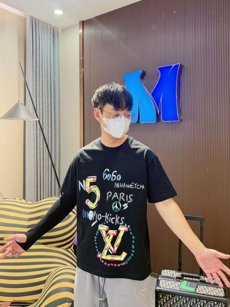 SoftTouch Louis Vuitton T-Shirts 132292