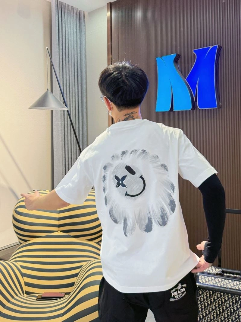 Louis Vuitton T-Shirts Snug 132310