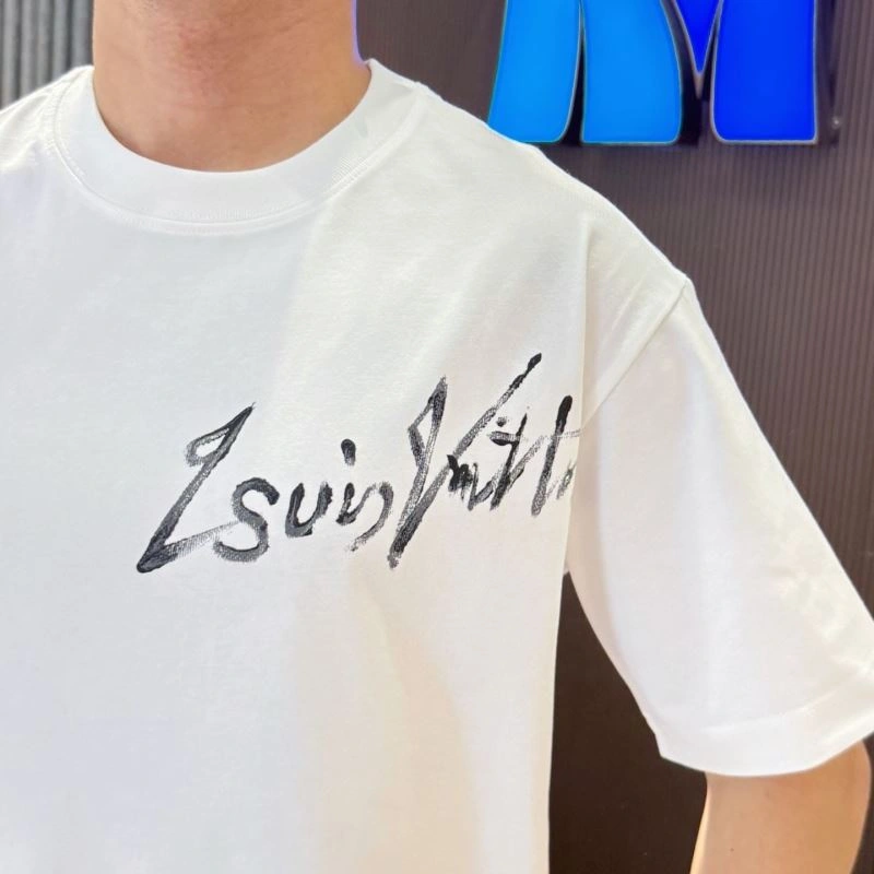 Louis Vuitton T-Shirts Snug 132310