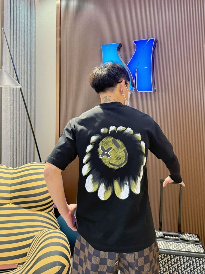 Breathable Louis Vuitton T-Shirts 132305