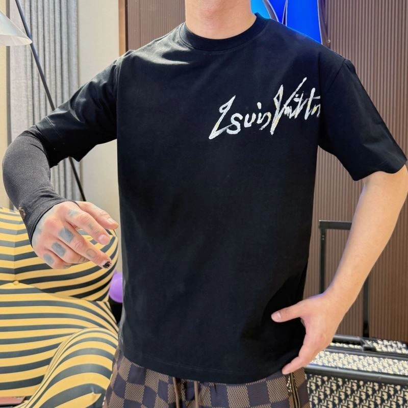 Breathable Louis Vuitton T-Shirts 132305