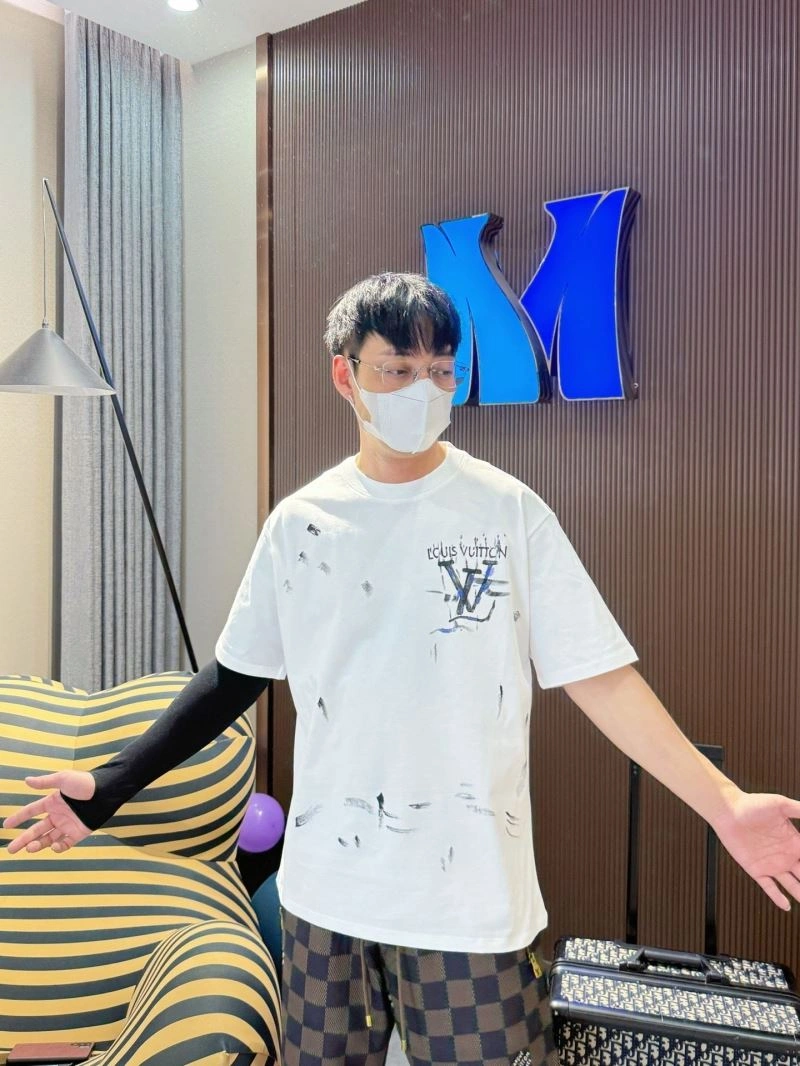 ZipUp Louis Vuitton T-Shirts 132307