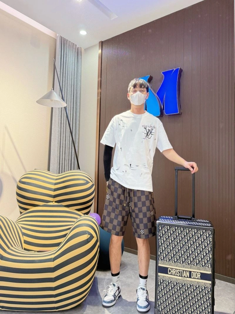 ZipUp Louis Vuitton T-Shirts 132307