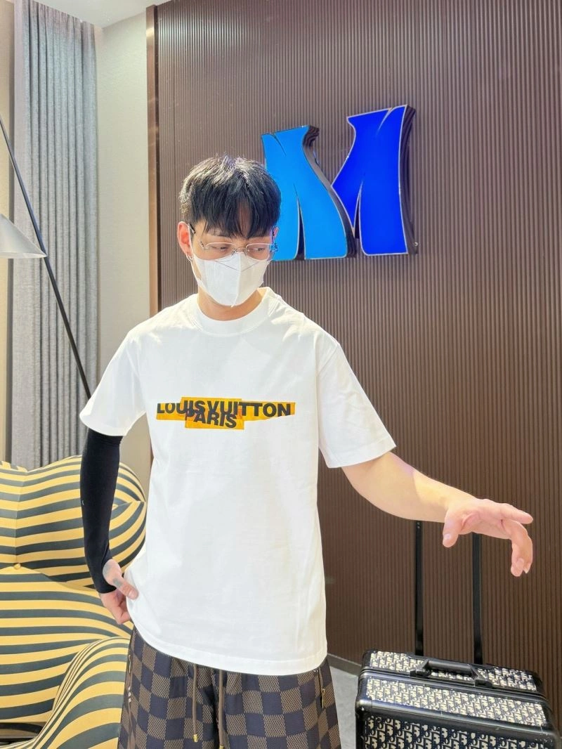 Sustainable Louis Vuitton T-Shirts 132293