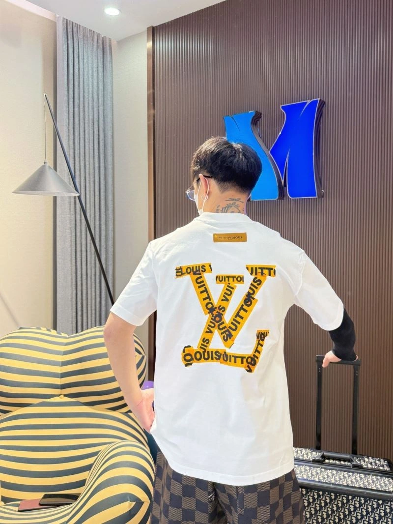 Sustainable Louis Vuitton T-Shirts 132293