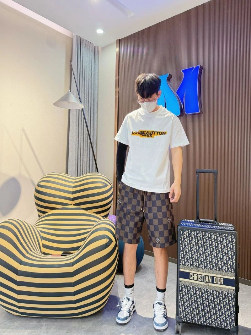 Sustainable Louis Vuitton T-Shirts 132293