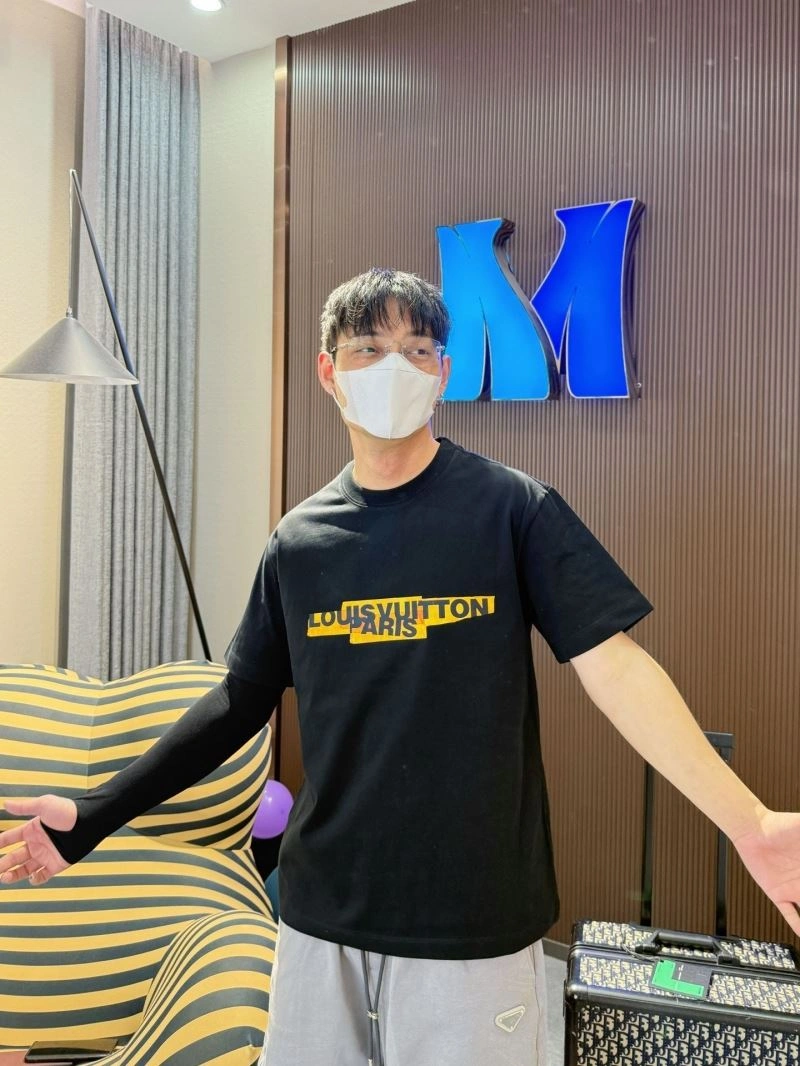 Louis Vuitton T-Shirts ModernLook 132295