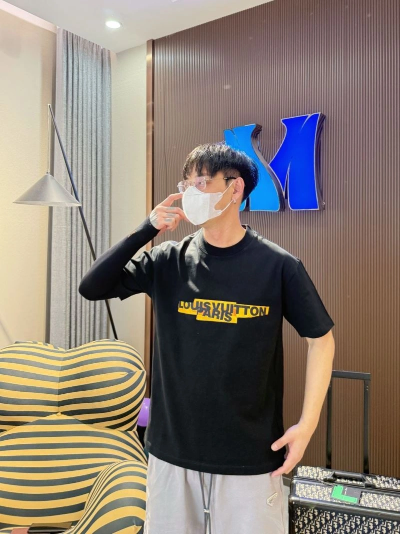 Louis Vuitton T-Shirts ModernLook 132295