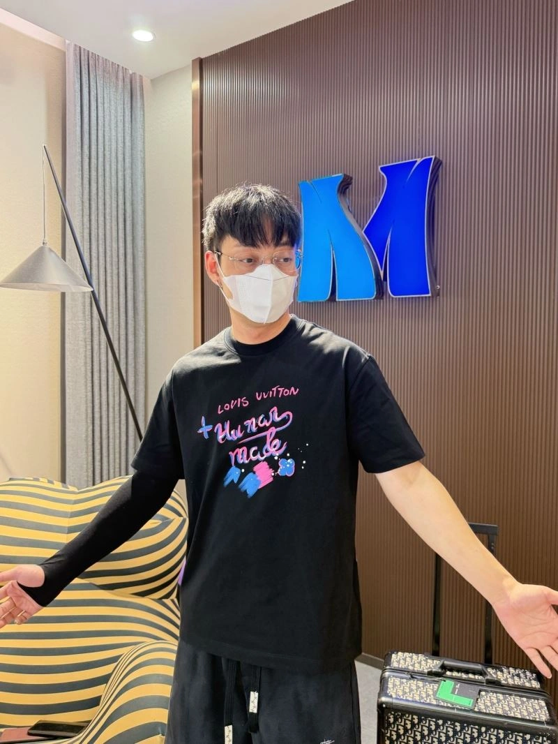 DailyWear Louis Vuitton T-Shirts 132298