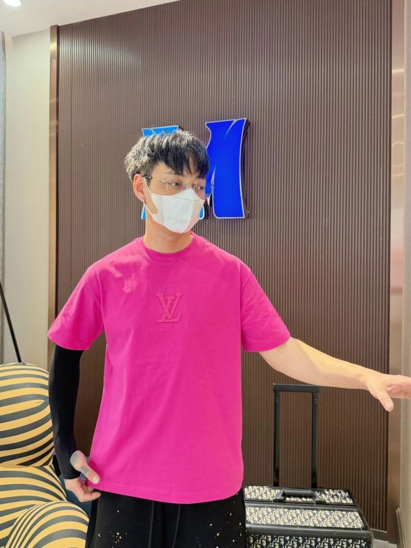 Louis Vuitton T-Shirts Affordable 132301