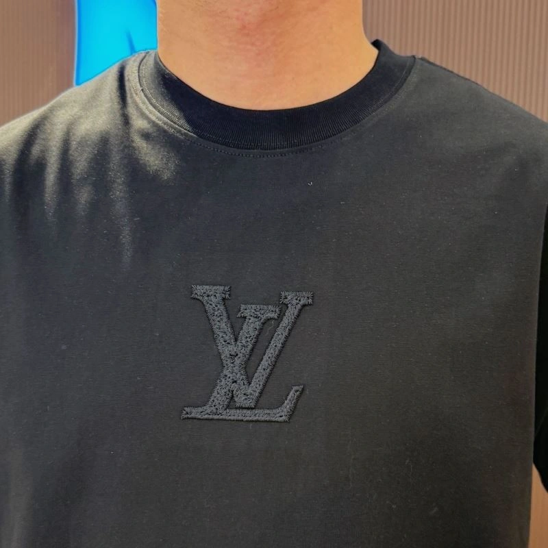 Upgraded Louis Vuitton T-Shirts 132287