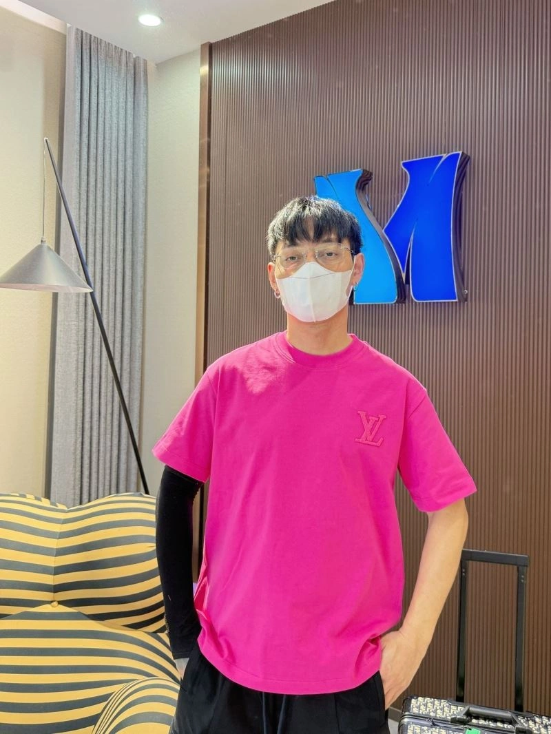 Breathable Louis Vuitton T-Shirts 132302