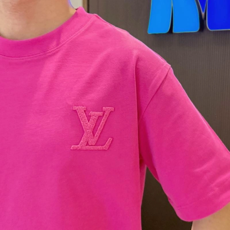 Breathable Louis Vuitton T-Shirts 132302