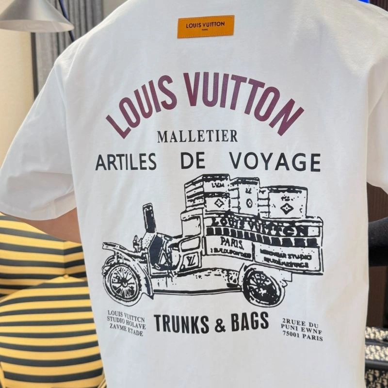 Functional Louis Vuitton T-Shirts 132282