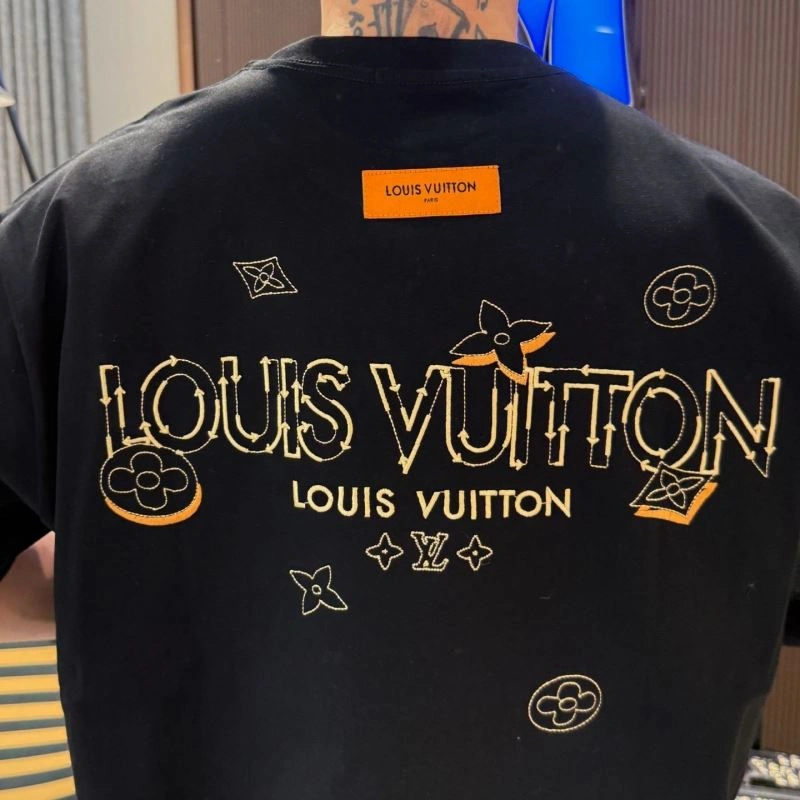 Louis Vuitton T-Shirts Classic 132279