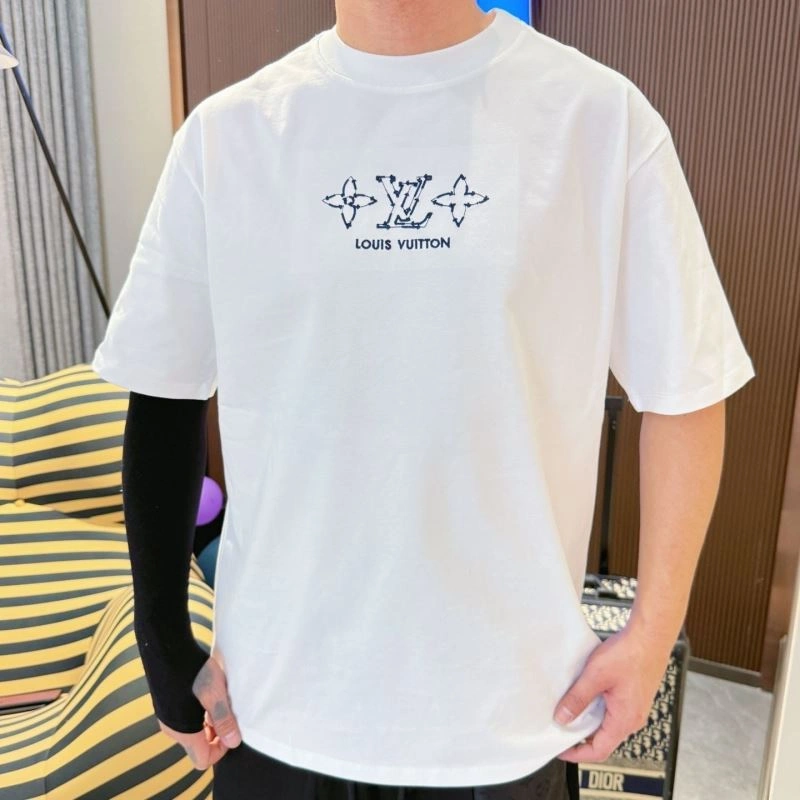 TravelReady Louis Vuitton T-Shirts 132280