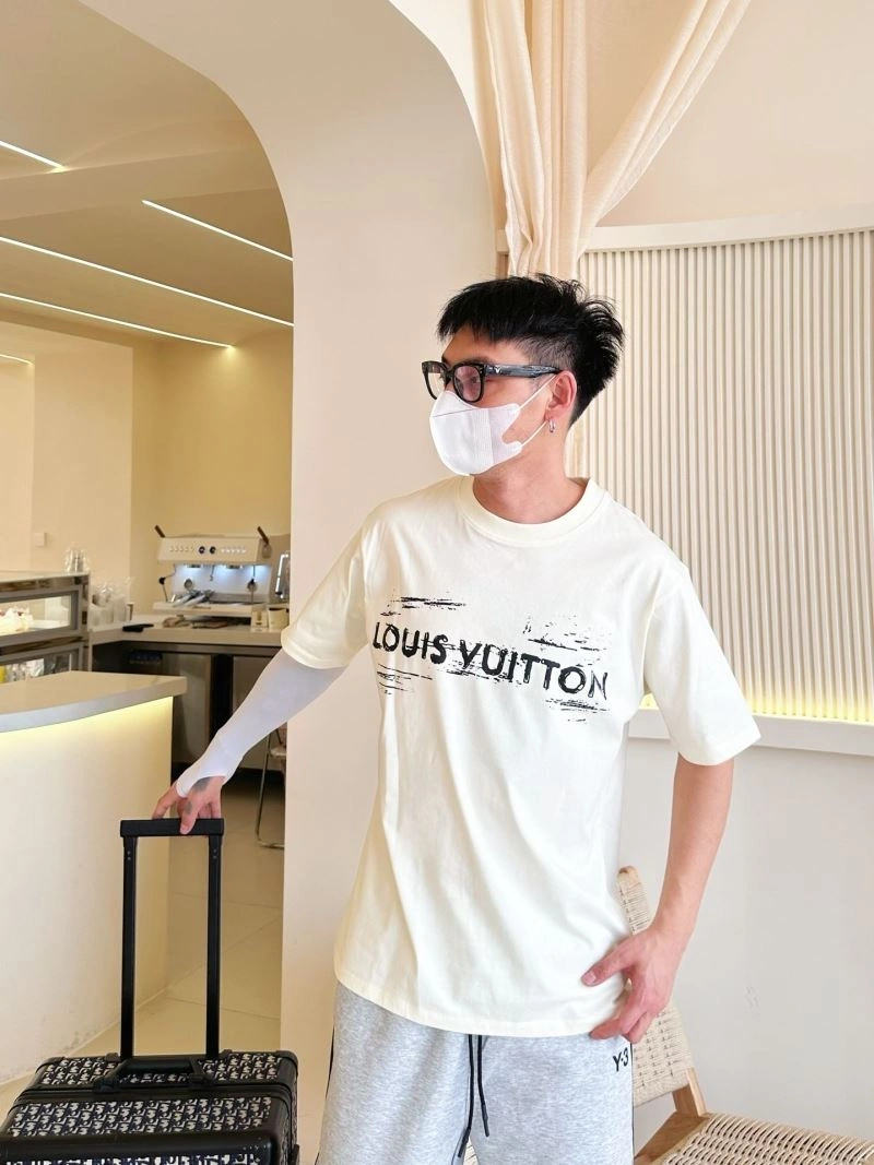 NewStyle Louis Vuitton T-Shirts 132277