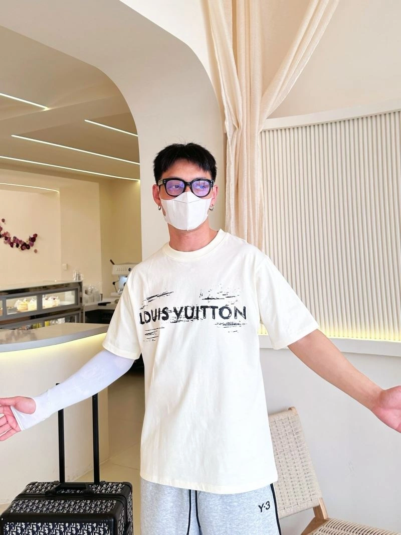 NewStyle Louis Vuitton T-Shirts 132277