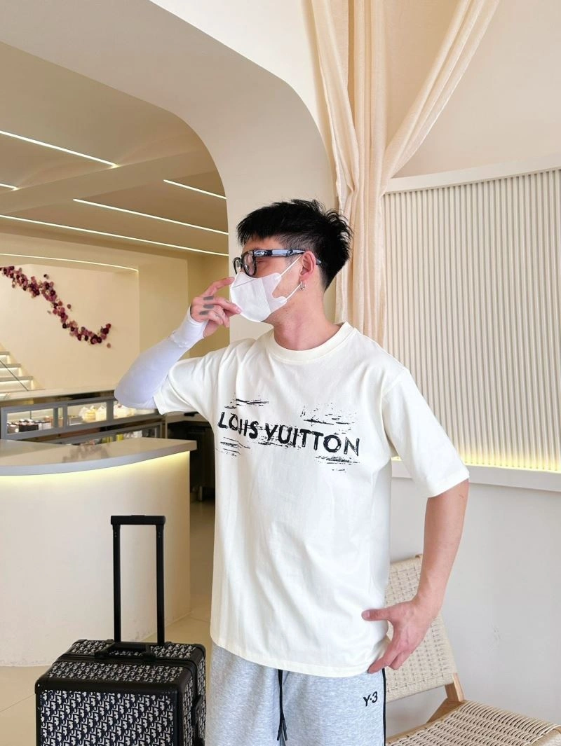 NewStyle Louis Vuitton T-Shirts 132277