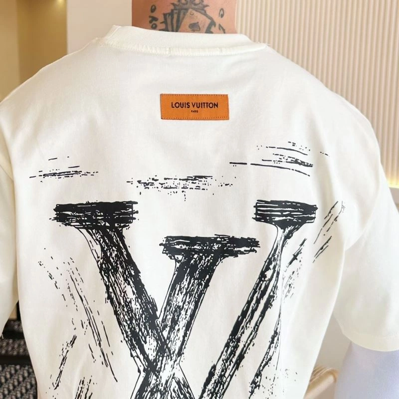 NewStyle Louis Vuitton T-Shirts 132277