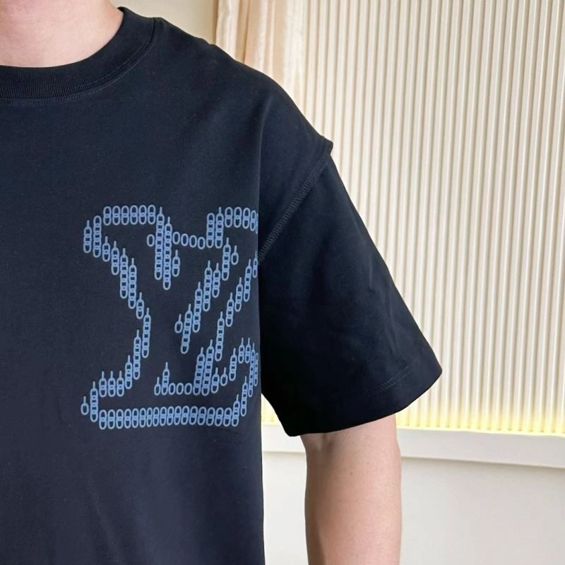 Modern Louis Vuitton T-Shirts 132274