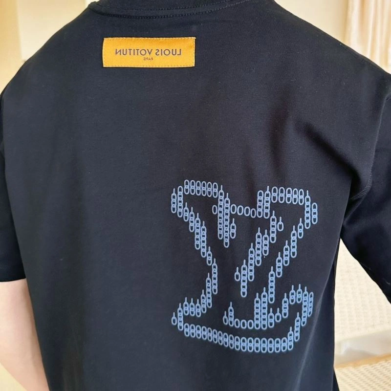 Modern Louis Vuitton T-Shirts 132274