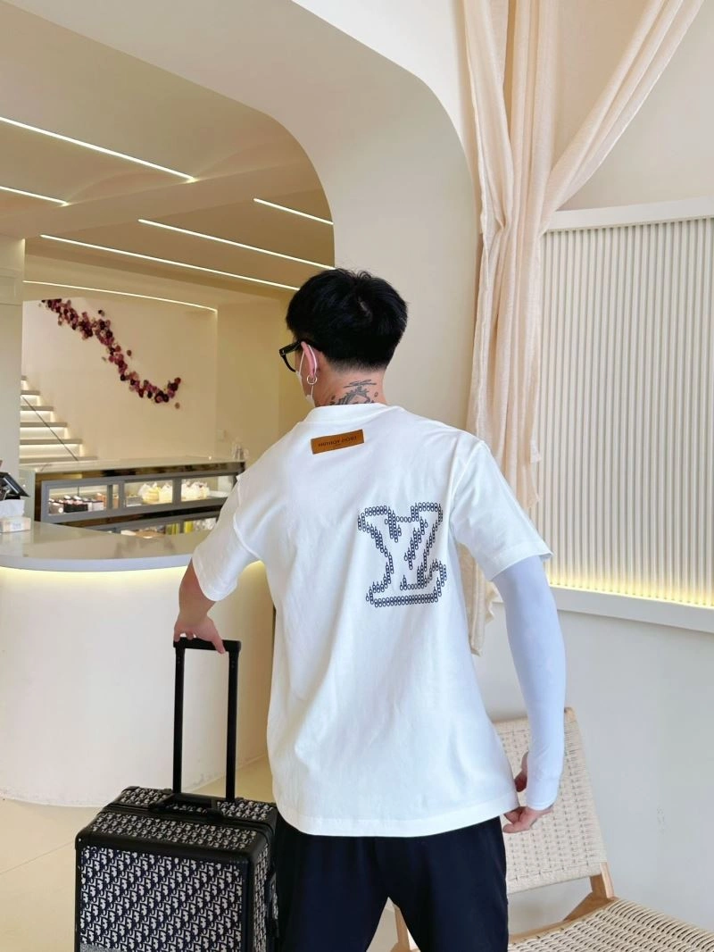 Classic Louis Vuitton T-Shirts 132273