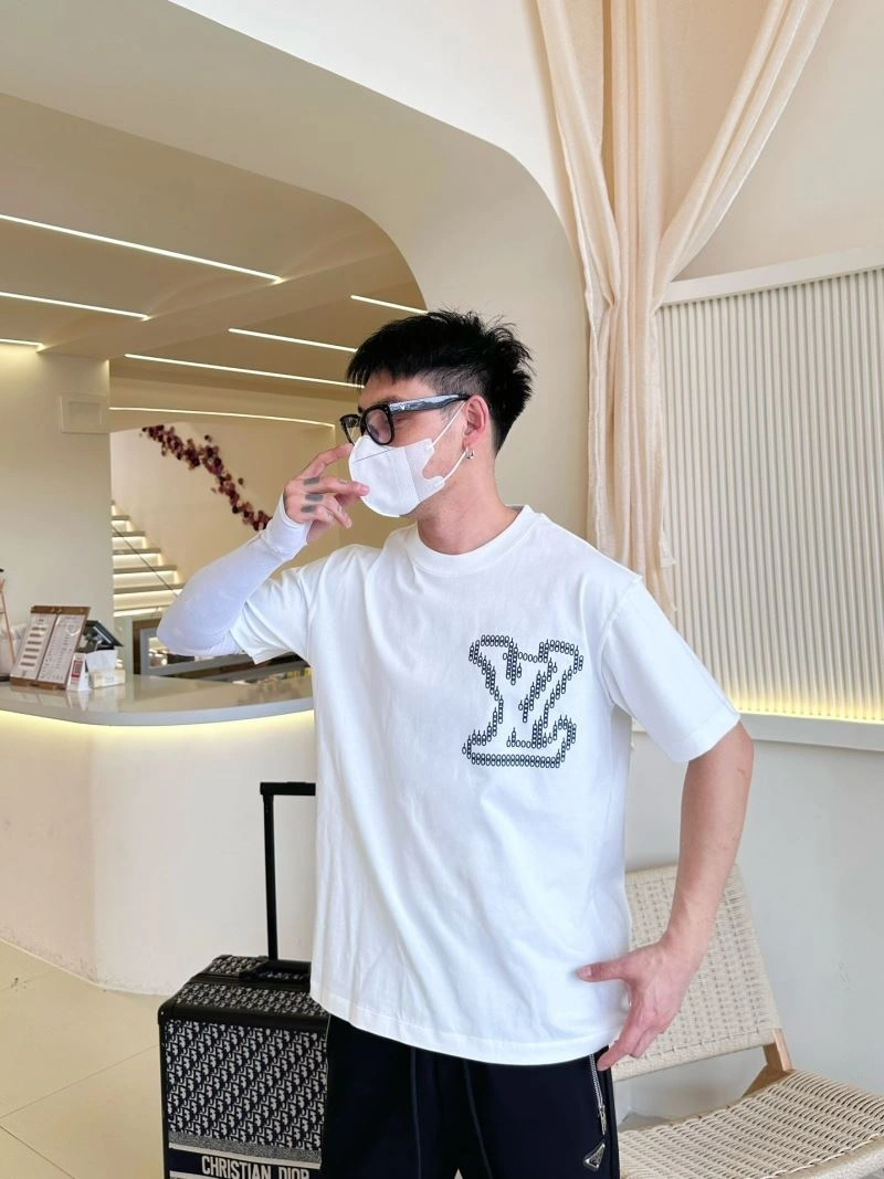 Classic Louis Vuitton T-Shirts 132273