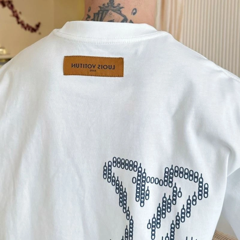 Classic Louis Vuitton T-Shirts 132273