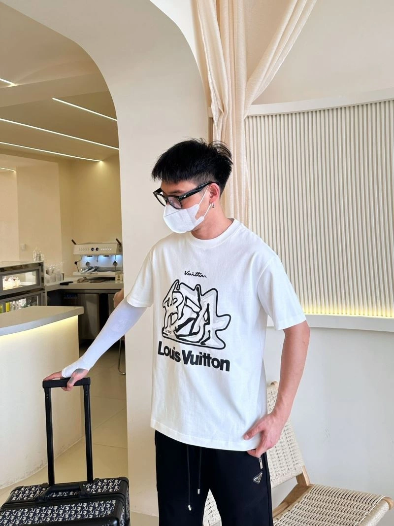 Efficient Louis Vuitton T-Shirts 132272