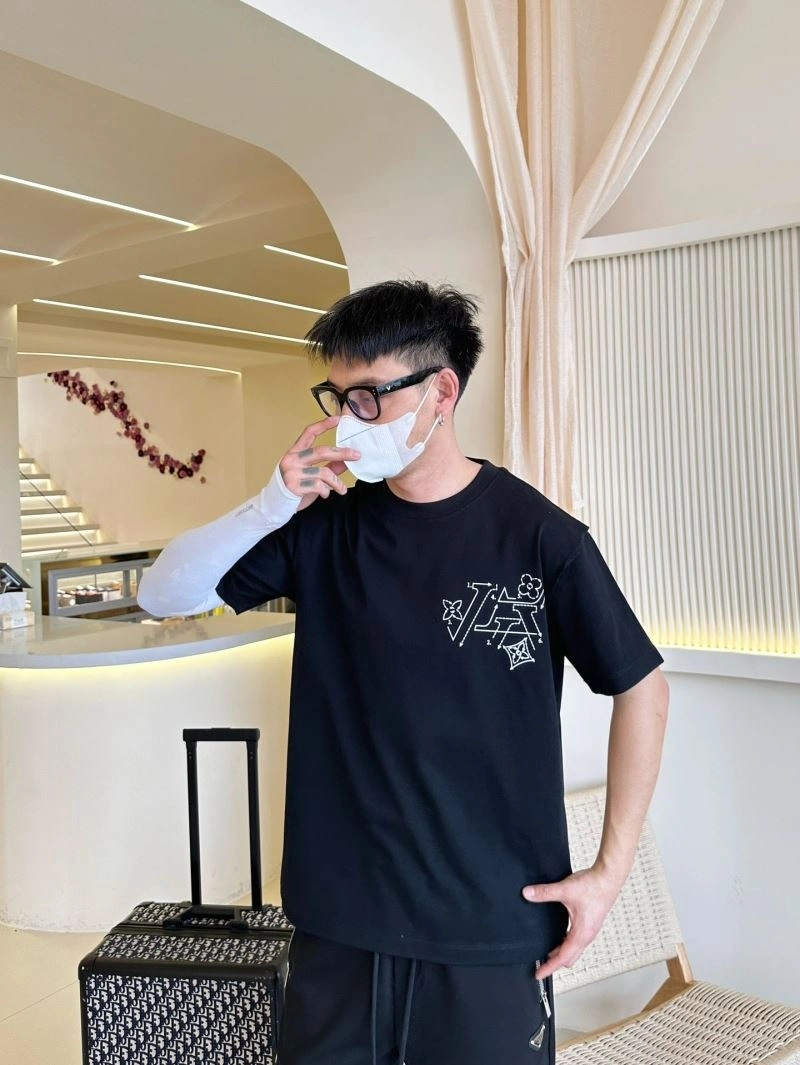 Timeless Louis Vuitton T-Shirts 132265