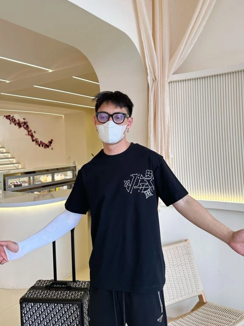Timeless Louis Vuitton T-Shirts 132265