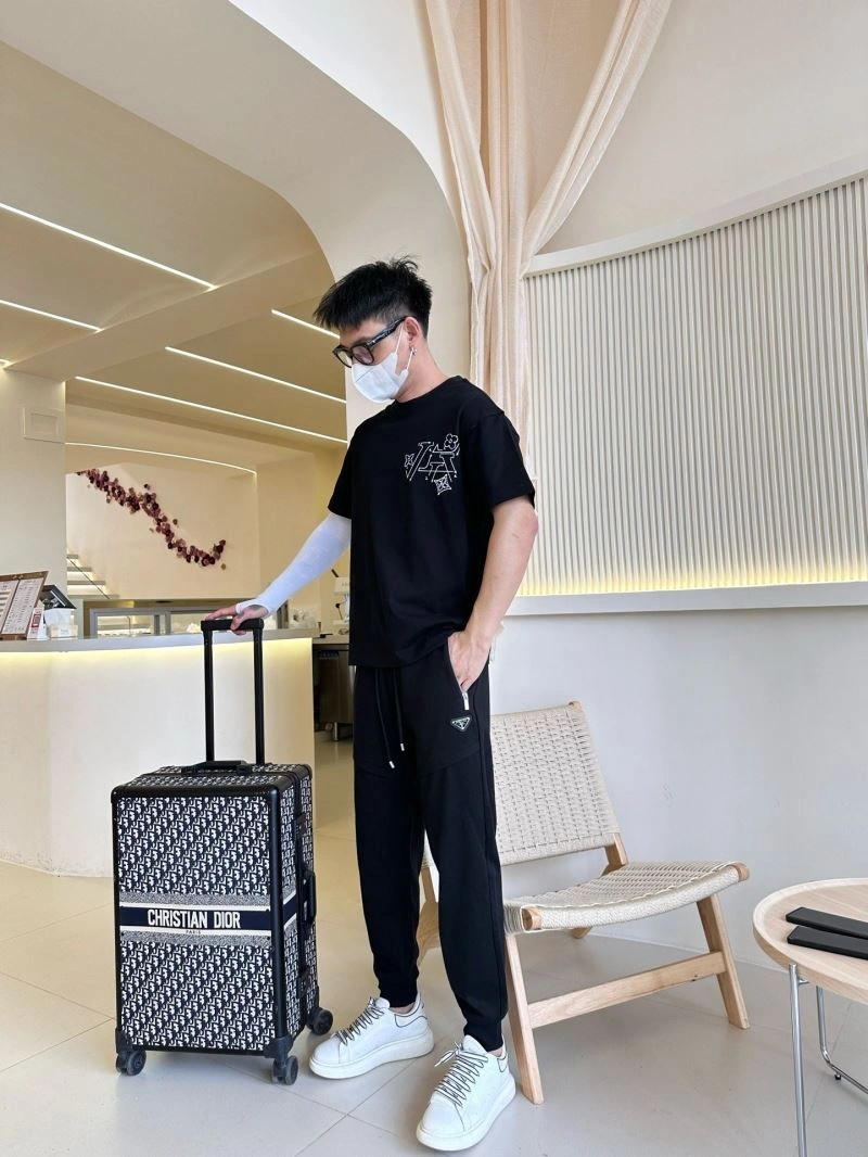 Timeless Louis Vuitton T-Shirts 132265