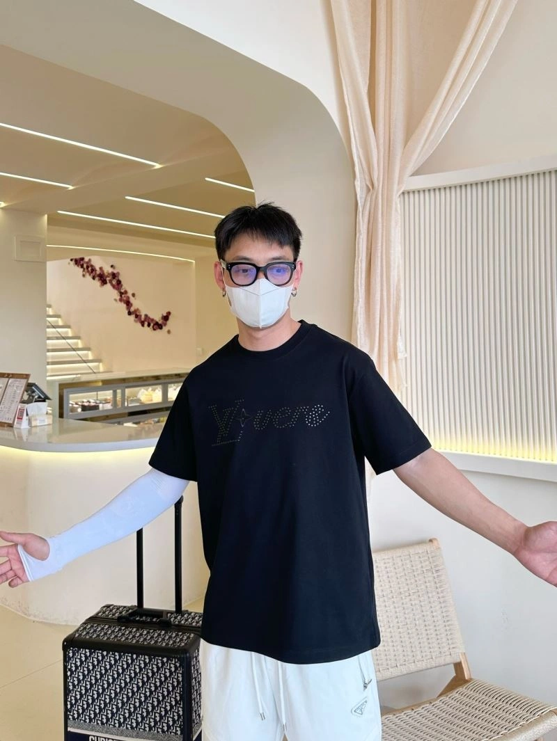 NewStyle Louis Vuitton T-Shirts 132259