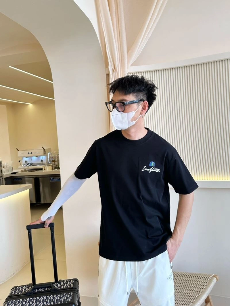 Louis Vuitton T-Shirts Timeless 132318
