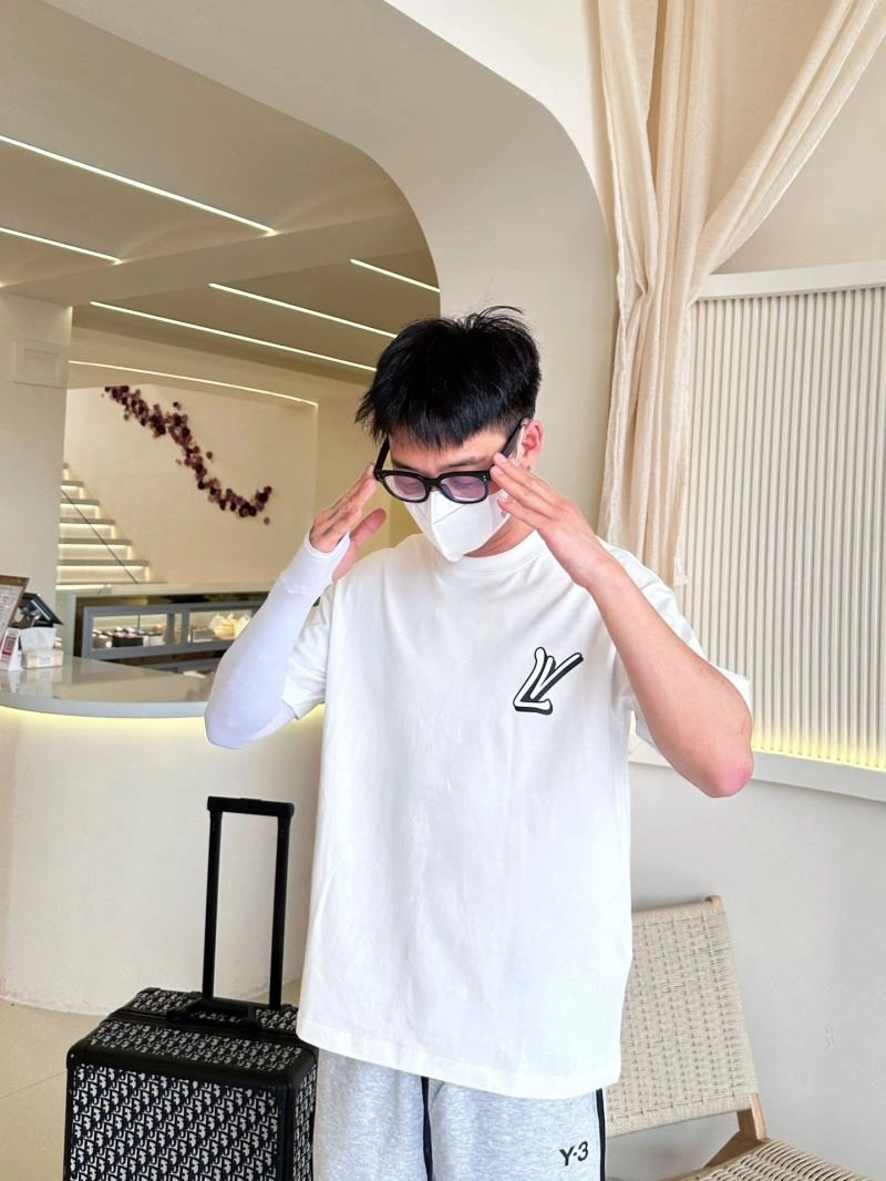 Louis Vuitton T-Shirts QuickDry 132258