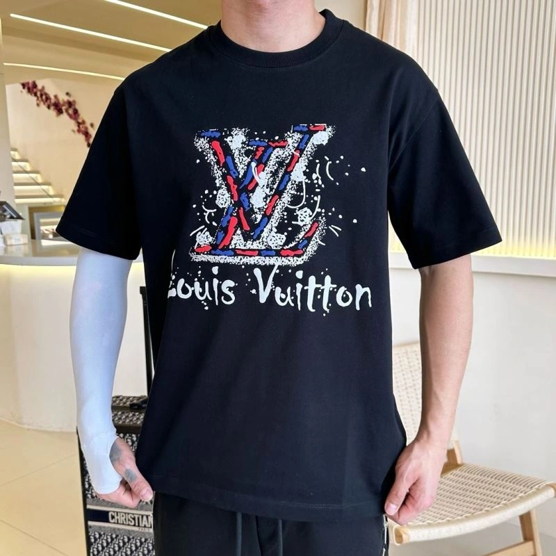 Compact Louis Vuitton T-Shirts 132252