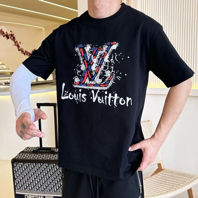 Compact Louis Vuitton T-Shirts 132252