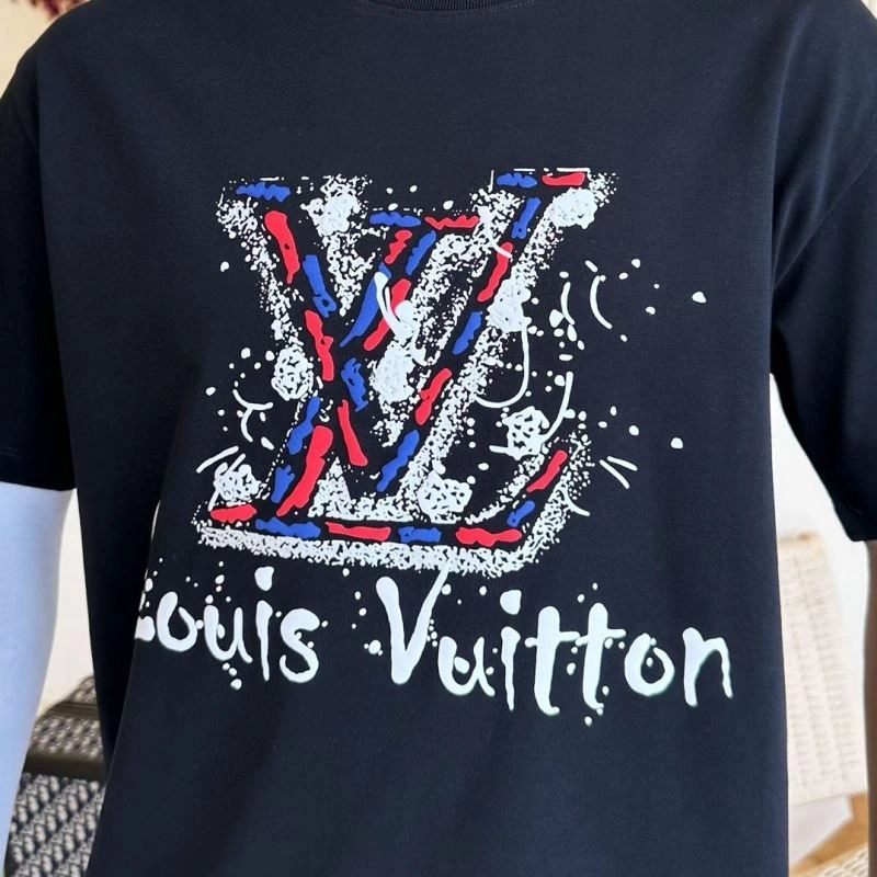 Compact Louis Vuitton T-Shirts 132252