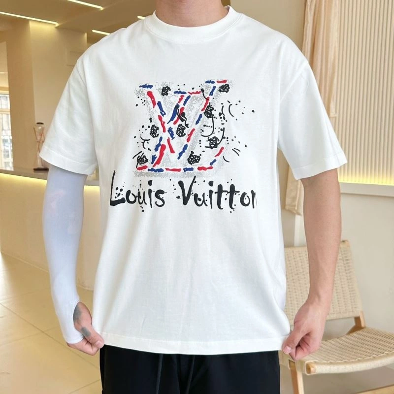 Contemporary Louis Vuitton T-Shirts 132261